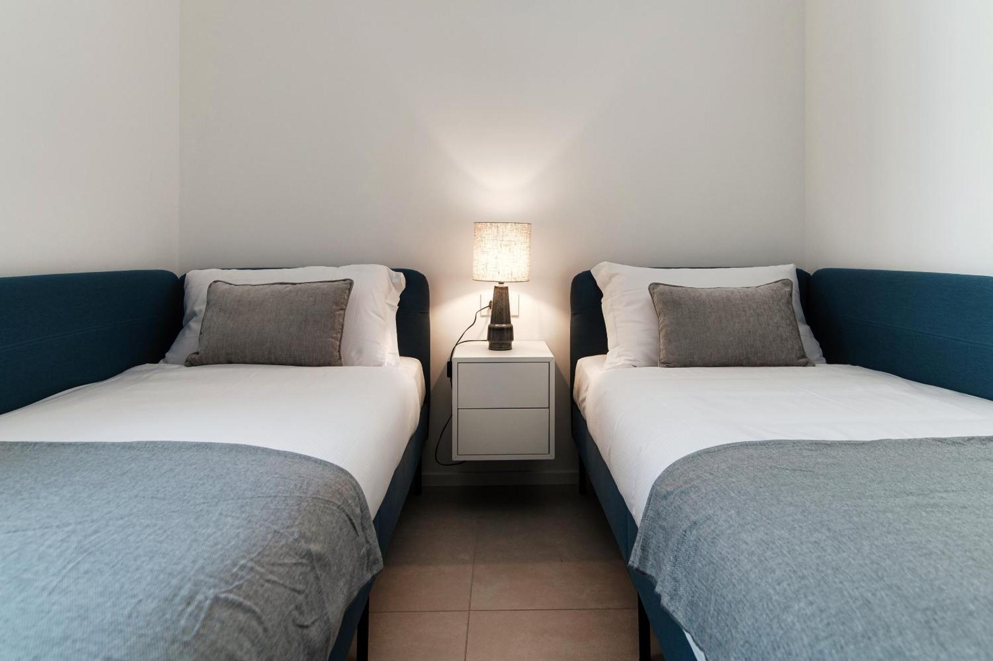 Lario Suite Apartments By Quokka 360 - With Parking Next To Como City ภายนอก รูปภาพ