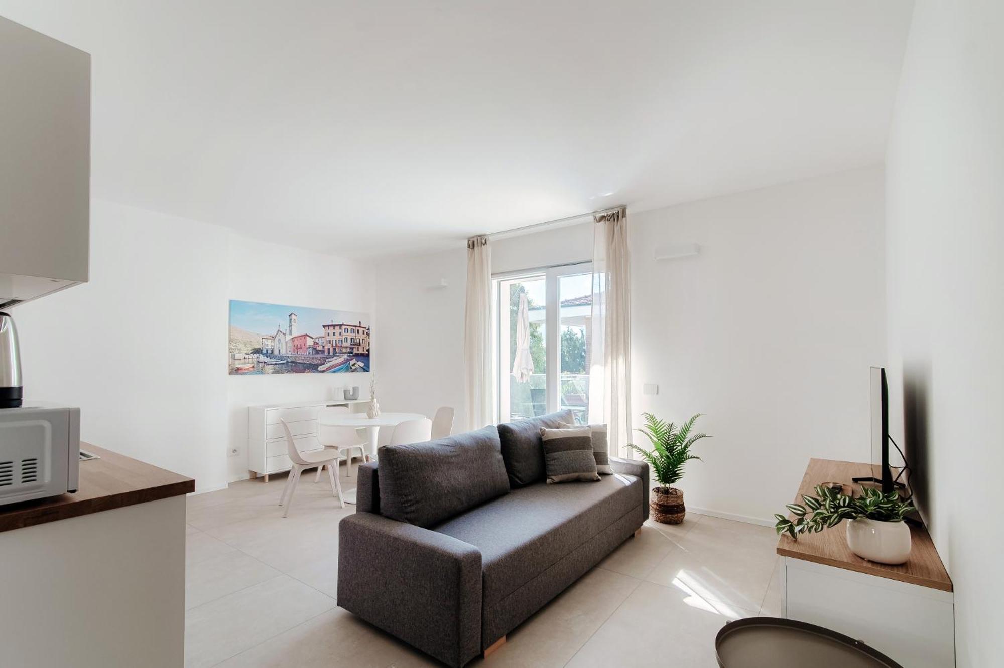 Lario Suite Apartments By Quokka 360 - With Parking Next To Como City ภายนอก รูปภาพ
