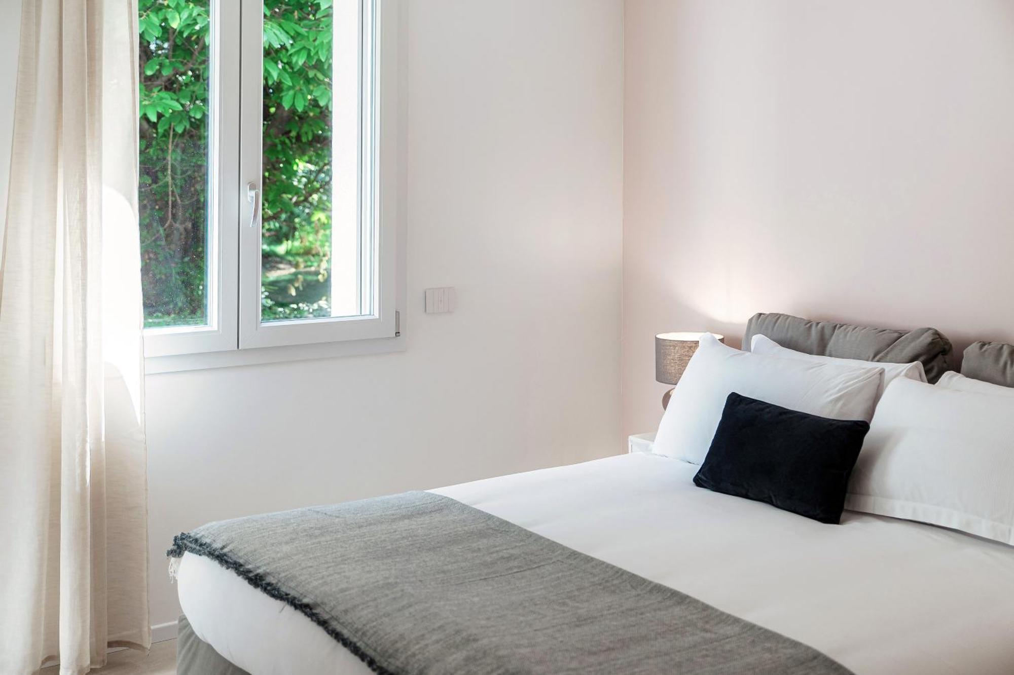 Lario Suite Apartments By Quokka 360 - With Parking Next To Como City ภายนอก รูปภาพ