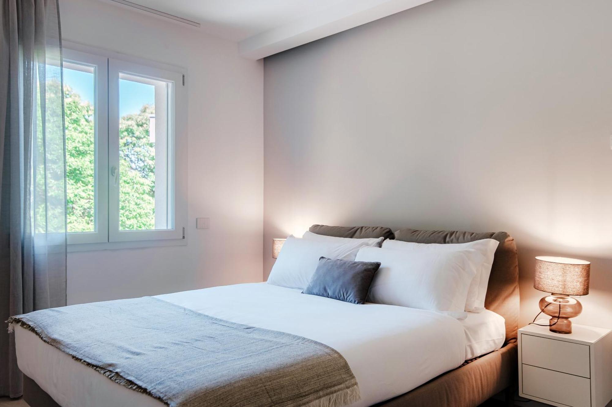 Lario Suite Apartments By Quokka 360 - With Parking Next To Como City ภายนอก รูปภาพ